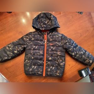 NWT Nike synthetic fill puffer jacket. Camo and hunting orange 24M